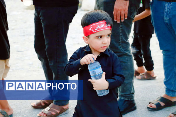 جاماندگان اربعین در بندرخمیر، شور حسینی را به خیابان‌ها آوردند