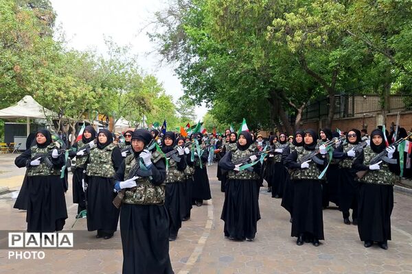 رزمایش بانوان و دختران بسیجی در شیراز