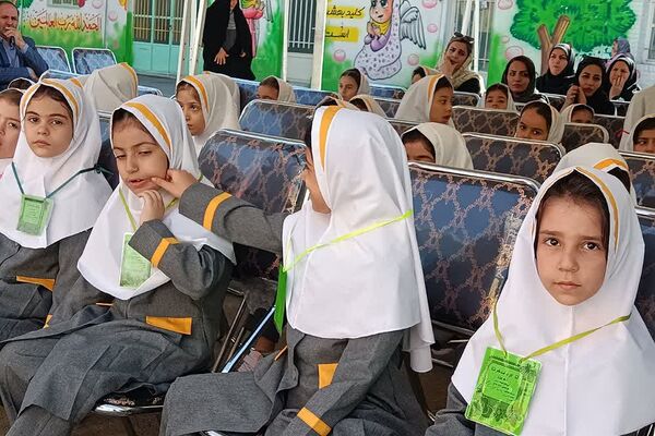  جشن شکوفه‌ها در قرچک
