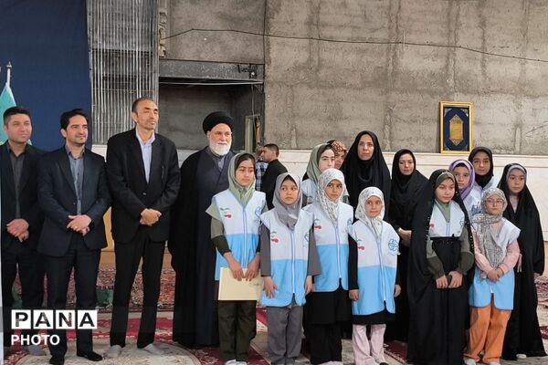 از ایستگاه سلامت تا پیاده‌روی کنار فوتبالیست‌ها