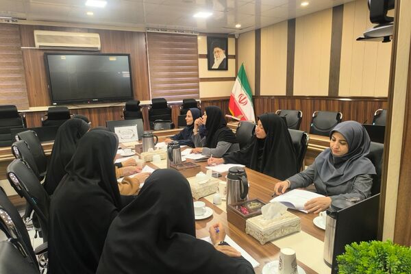 از پنج قطب تا یک هدف
