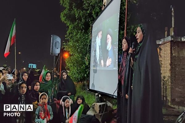 پرچم عزت را می‌بریم بالا 