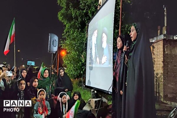 پرچم عزت را می‌بریم بالا 