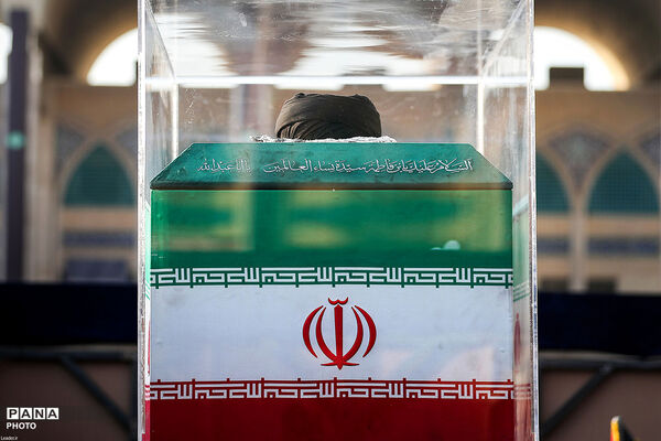 وداع با پیکر مطهر امام شهید امت در مصلای امام خمینی(ره)