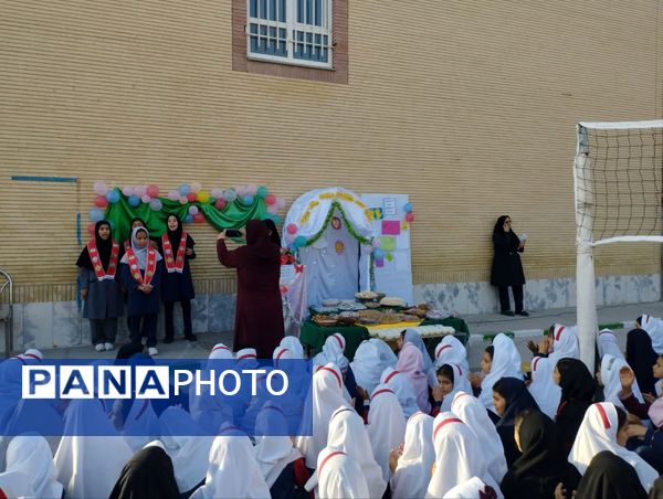 جشن ولادت حضرت زینب(س) و بزرگداشت روز پرستار در دبستان تکتم