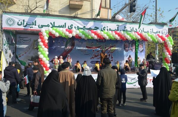 حضور میلیونی ایرانیان در جشن‌ پیروزی انقلاب اسلامی 