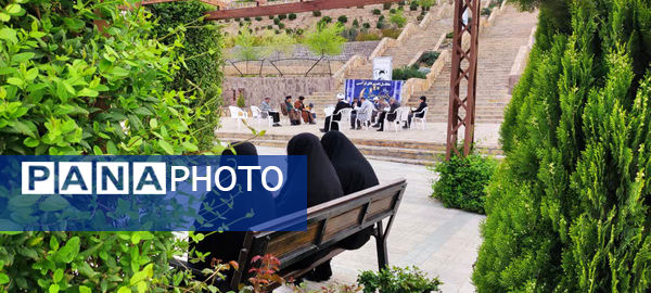 محفل جزء‌خوانی قرآن کریم در بوستان‌های قم