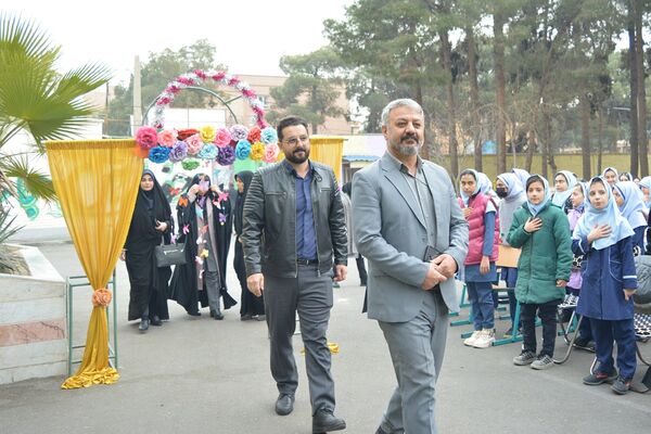 حضور خادمان رضوی در مدرسه قدر بهارستان‌دو