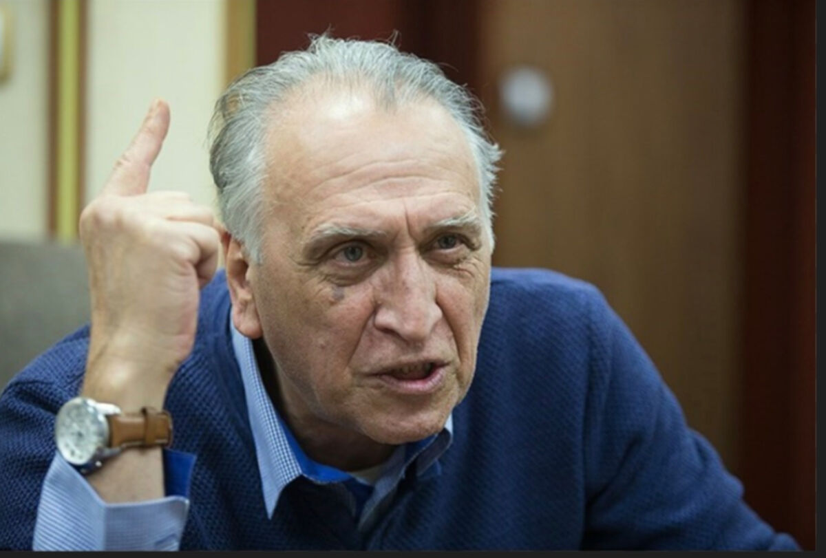 واکنش تند احمد نجفی به سکوت برخی هنرمندان؛ مگر می‌شود موشک به مدرسه بخورد و کسی حرفی نزند؟