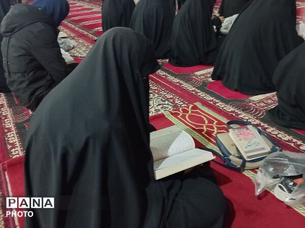 مراسم روضه خوانی و قرائت زیارت عاشورا در نیشابور 