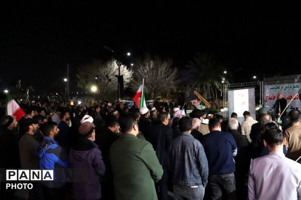 تجمع مردم انقلابی بندرترکمن در میدان مختومقلی