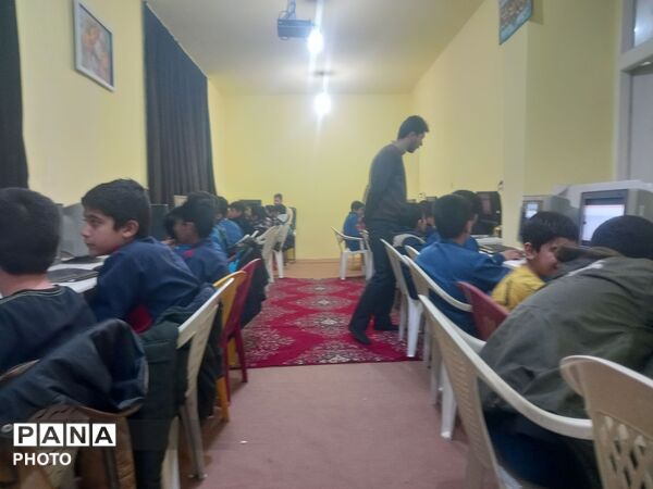 سومین جلسه درس کار و فناوری دبستان امیر آقایی در کانون لقمان کاشمر 