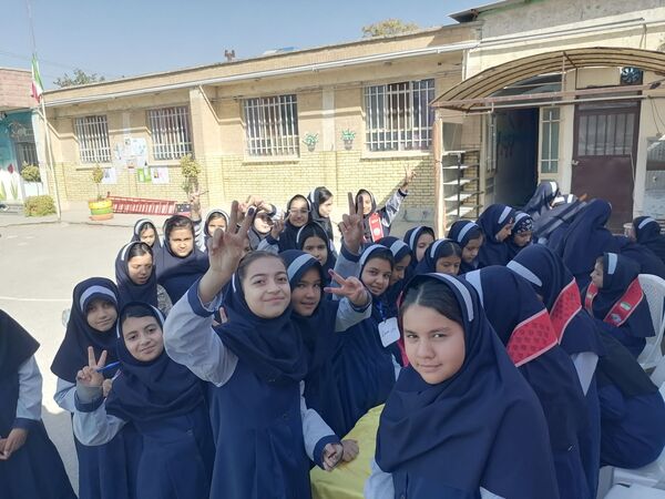 مراسم انتخابات شورای دانش آموزی در دبیرستان ناهید نخودی 
