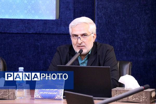 تجلیل از دانش آموزان افتخارآفرین خراسان رضوی در کنکور سراسری و مدال آور در المپیادهای علمی جهانی