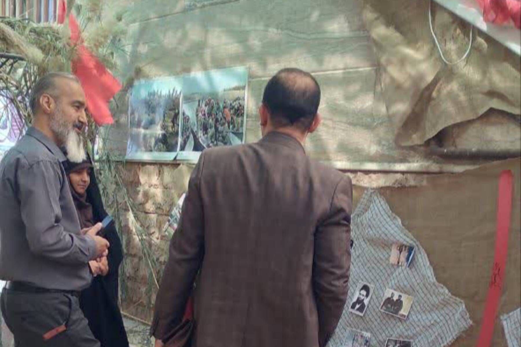 بازدید دانش‌آموزان مدارس قیامدشت و مسئولین شهری از نمایشگاه دفاع مقدس حوزه های مقاومت بسیج شهر قیامدشت