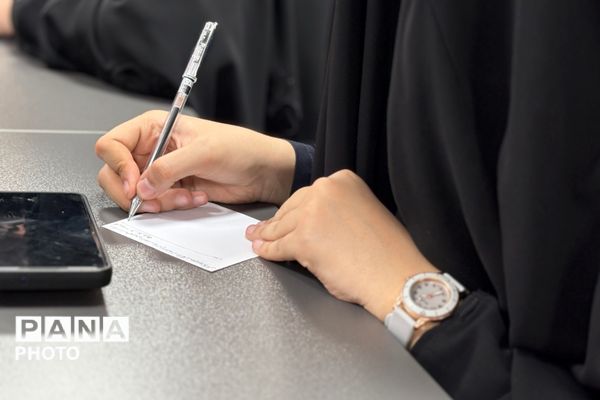 نشست خبری مدیر آموزش‌وپرورش شهرستان اسلامشهر با اصحاب رسانه نوجوان