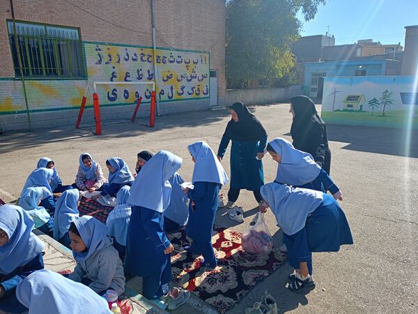 عزاداری ایام فاطمیه در دبستان  بنت الهدی صدر ۲
