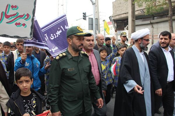 راهپیمایی ۱۳ آبان در شهر قیامدشت ری یک