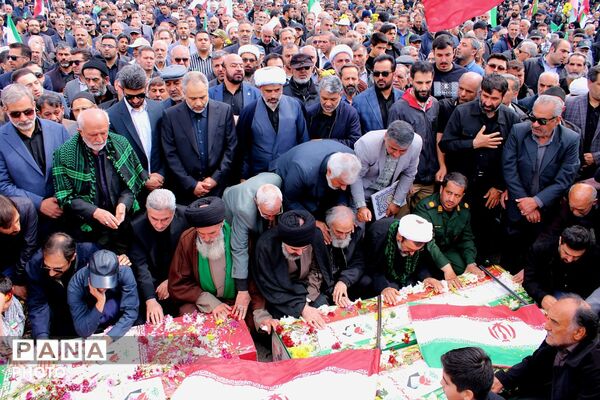 تشییع پیکر خانوداه شهید دکتر حسین طاهری در پردیس