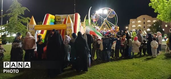 هشتاد و پنجمین شب از حضور پر رنگ مردم مهستان در میدان 