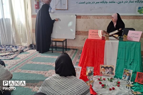 رزمایش رژه اقتدار در دبیرستان بنت الهدی بهارستان‌دو