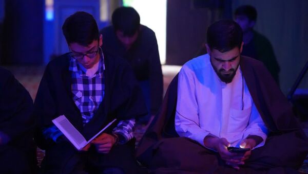 اعتکاف به رنگ خدا ۴؛ دانش‌آموزان یزدی به مهمانی خدا رفتند