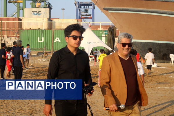 جشنواره بازی و ورزش های همگانی در ساحل بوشهر