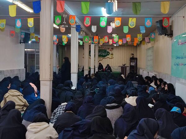 ضیافت افطاری دبیرستان شاهد فاطمیه 