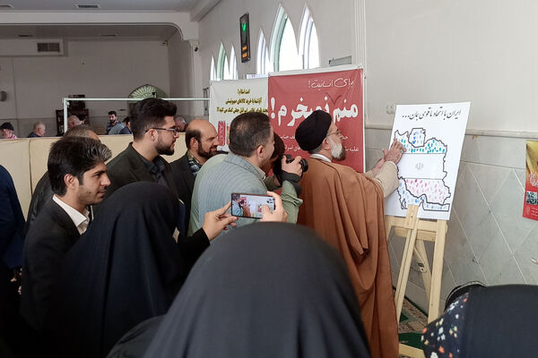 جمعه‌ای به رنگ ایمان؛ مسجد جامع لبریز از عطوفت و معنویت