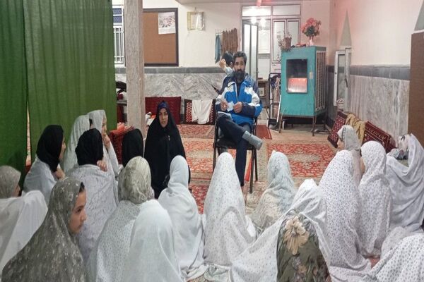 آخرین روز از اعتکاف دانش آموزی انس با خدا  در مسجد جامع شهر بار نیشابور