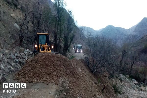 بهسازی جاده مسیر باغات و آبشار به همت شهرداری بار 