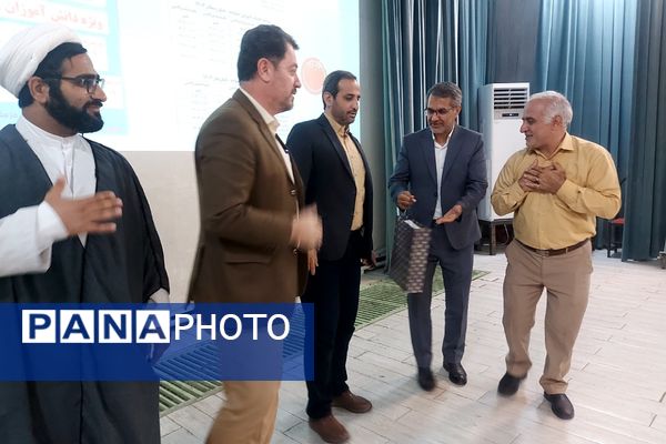 برگزاری همایش تخصصی تبیین برنامه‌ها و طرح‌های حوزه معاونت پرورشی اداره آموزش و پرورش کهریزک 