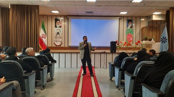 اولین نشست روسای تشکل‌های دانش‌آموزی مدارس سمپاد استان در دبیرستان فرزانگان ۲دوره دوم ناحیه۷ مشهد 