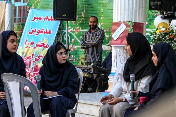 آیین بزرگداشت هفته بهداشت روان و انتخابات همیار مشاوران
