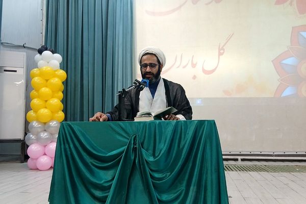 اعزام دانش‌آموزان دختر مدارس کهریزک به اردوی راهیان نور