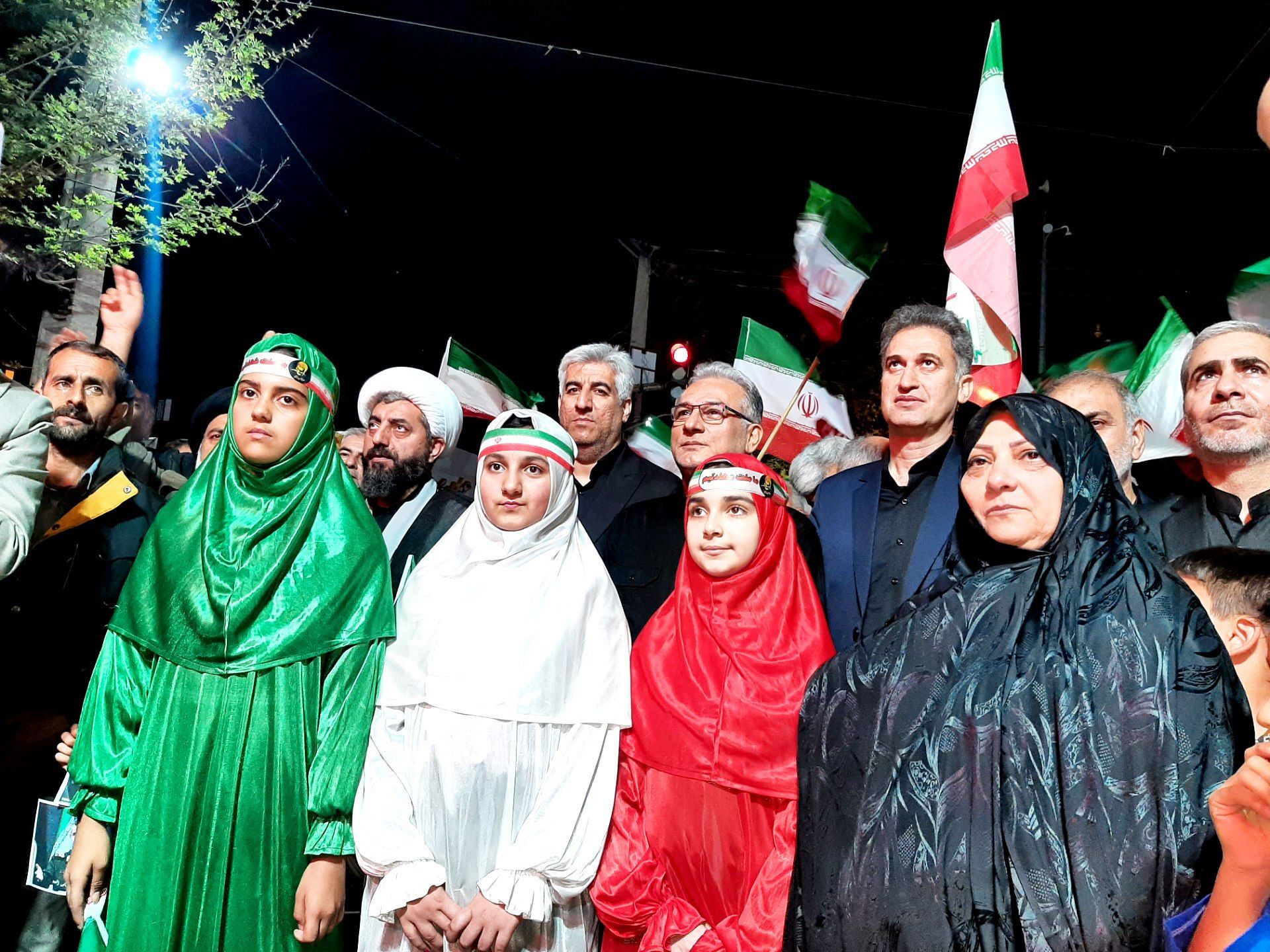 نمایش وفاداری گالیکشی‌ها در سی‌امین قرار