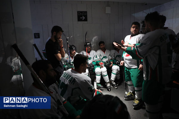 دیدار تیم ملی هاکی روی یخ ایران و تیم جوانان