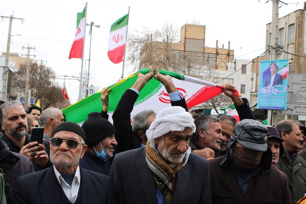 حماسه حضور مردم قروه در راهپیمایی ۲۲ بهمن؛ تجلی وحدت و وفاداری به انقلاب