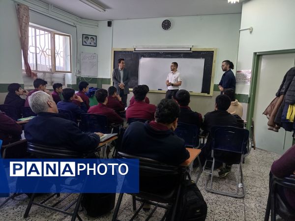 گفتگو با قبول شدگان کنکور دبیرستان نمونه آیت‌الله خامنه‌ای