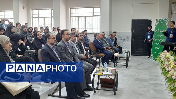 تجلیل از روز جهانی اوتیسم در مدرسه استثنایی باغچه‌بان کرج