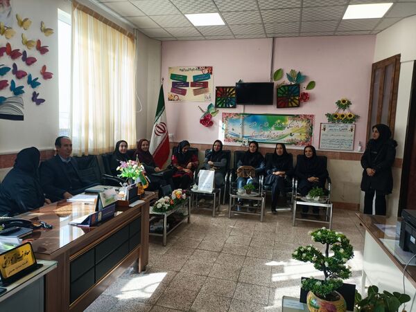 بازدید و ارزیابی مسئولان آموزش پرورش از دبستان زنده  یاد امینی پور