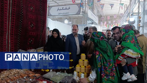 نمایشگاه دستاوردها و توانمندی بانوان روستایی در روستای بشرآباد
