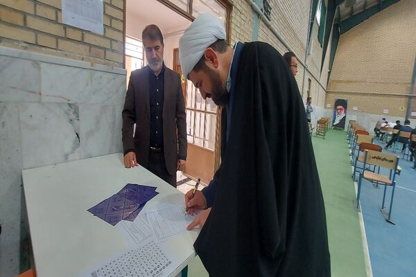 بازدید ستادی از حوزه‌های برگزاری امتحانات نهایی در شهرستان فاروج 