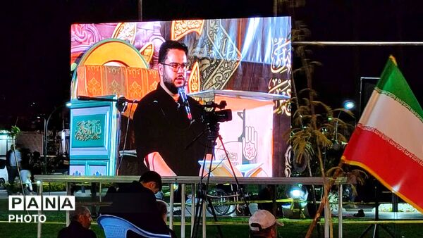 تجمع مردمی شهرستان نجف‌آباد همراه با عزاداری ایام محرم