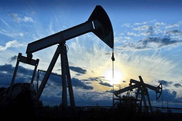 کارکنان صنعت نفت با تلاش جهادی توطئه دشمن را خنثی کردند