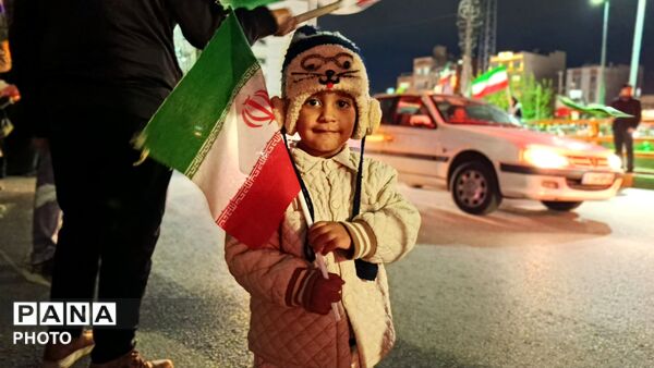 از کودک تا پیر، حضور هر ایرانی در دفاع از آرمان‌ها
