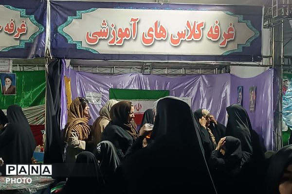 قیامدشت در قاب نور و باران؛ روایت تصویری از حال و هوای وصف ناپذیر این شب های شهر قیامدشت