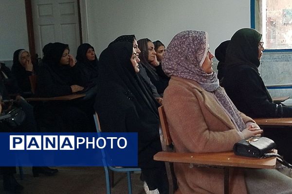 همایش آموزش خانواده در آموزشگاه جدلی ناحیه دو شهرری 