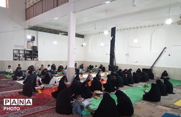 محفل انس با قرآن در کوهنانی با یاد آیت‌الله خامنه‌ای (ره) 