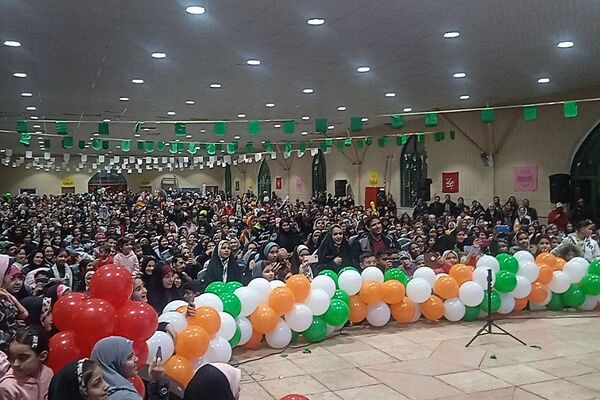 پیشوا غرق در نور و شادی؛ جشن میلاد حضرت مهدی (عج)